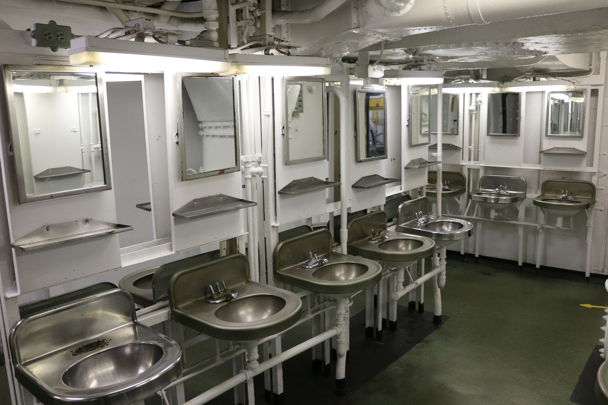 USS Yorktown photo 14